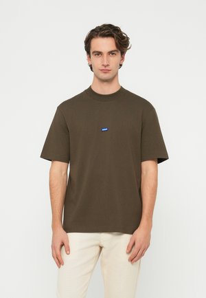 NIEROS - T-shirt basic - dark brown