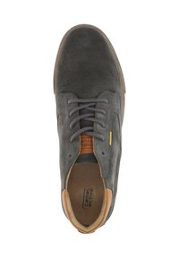 Graue Wildlederschuhe mit tanfarbenen Akzenten, runde Zehenform, Schnürdesign und weicher Innenauskleidung. Verfügt über ein dezentes Logo auf der Innensohle.