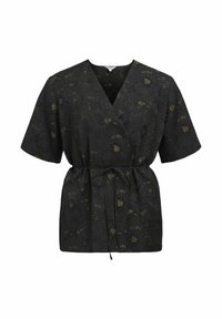Zwarte wikkelblouse met korte mouwen, een strikceintuur en een subtiele bloemtextuur in groene en gouden accenten.
