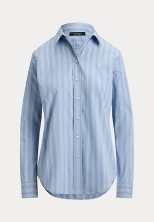 Chemise pour femme bleu clair avec boutons, rayures verticales blanches, manches longues, col et petit logo brodé sur la poitrine.