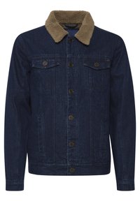 Donkerblauwe spijkerjas met een bruine nepbont kraag, voorzien van een voorste knoopsluiting en twee borstzakken.