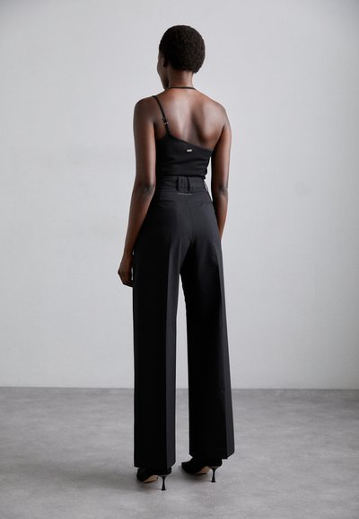 MM6 Maison Margiela PANTS - Auduma bikses - black