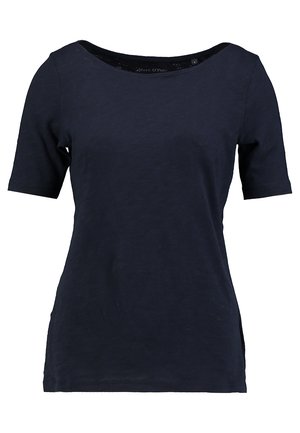 Navy blue short-sleeve t-shirt made of cotton. Features a scoop neckline and a relaxed fit with side slits for ease of movement.