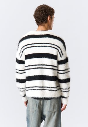 Rankning 2: Weekday - STRIPED RELAXED - Stickad tröja