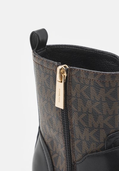 Michael Kors Kids HASKELL MOTO UNISEX - Klasikiniai aulinukai - black/brown