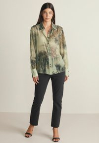 Next LONG SLEEVE SHEER - Skjortebluser - neutral abstract print