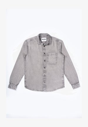 Szürke farmer hosszúujjú ing, gombos elülső résszel, egy zsebbel és klasszikus gallérral. Az anyag sima, enyhén texturált felülettel rendelkezik.