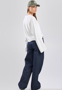 America Today Camiseta de manga larga - off white