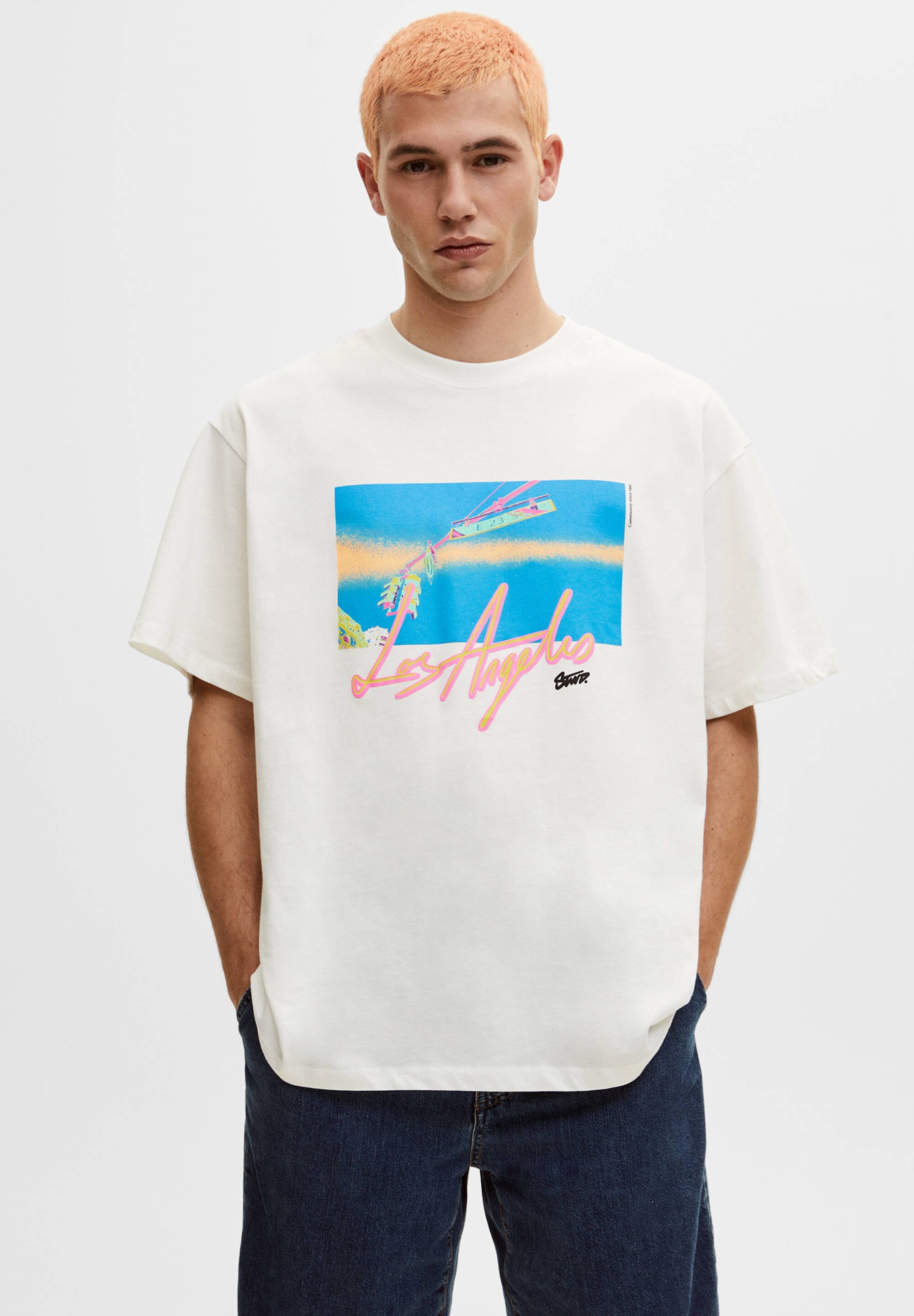 pull and bear art t shirt