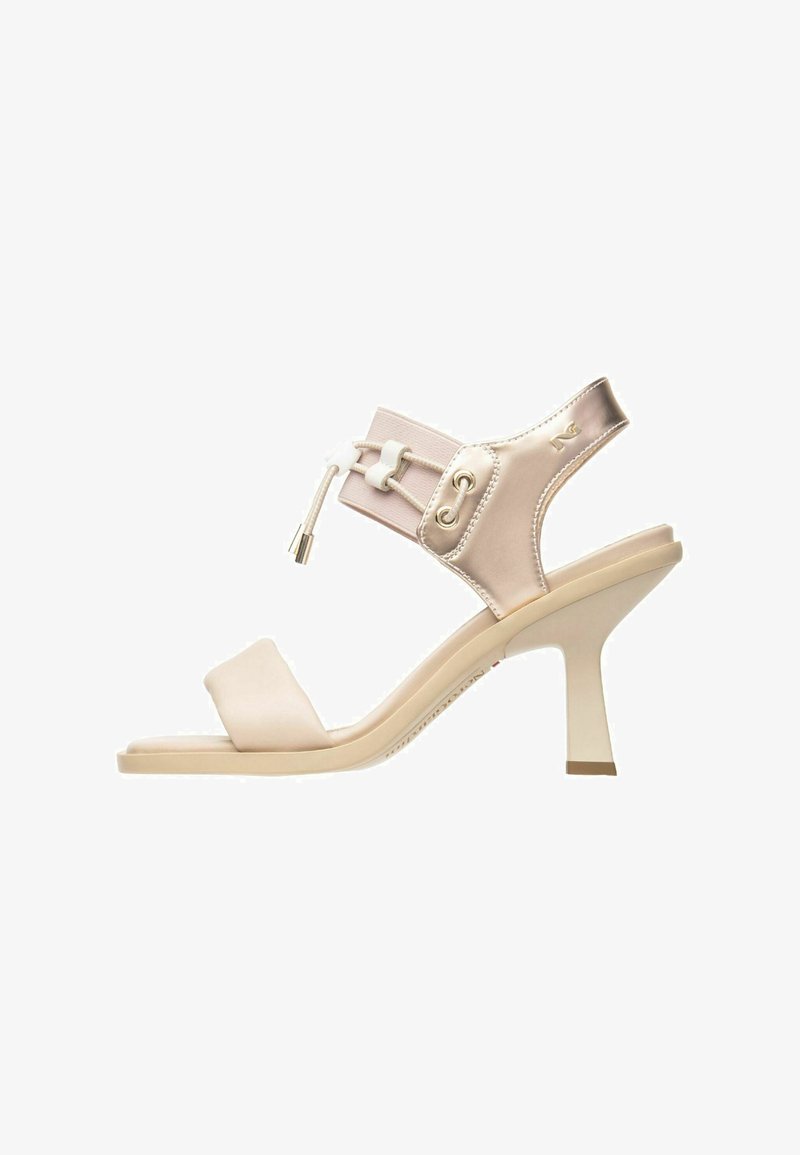 NeroGiardini Sandali con tacco - cipria
