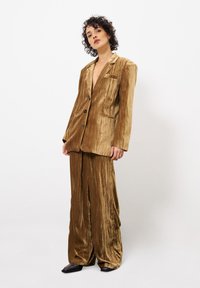 FRNCH SAMIRA - Halflange jas - champagne