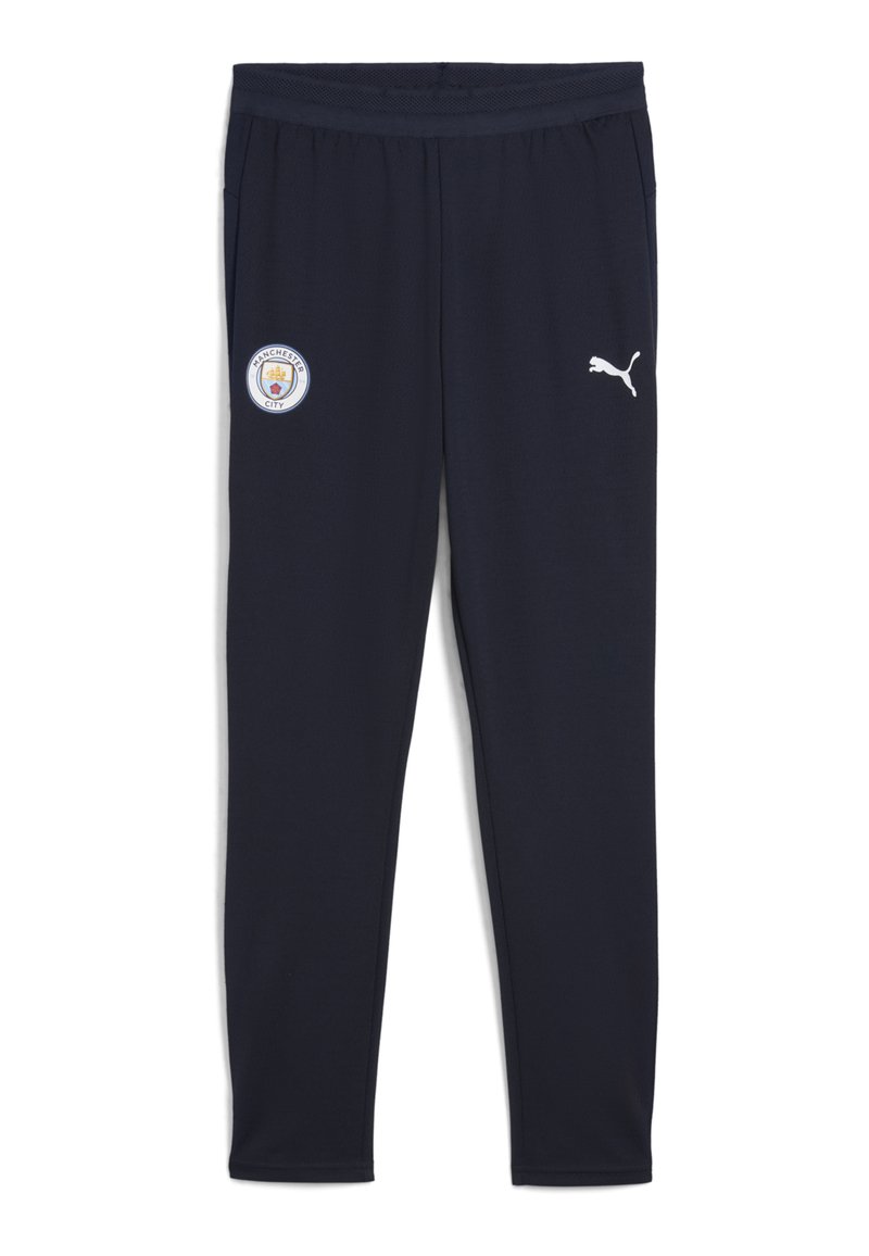 Navyfarbene Sporthosen mit einem Manchester City-Logo und einem weißen Puma-Emblem an der Seite, geeignet für Sport und Freizeit.