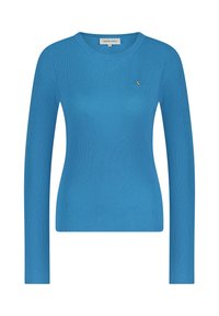 Blauwe geribbelde lange mouw trui met een ronde halslijn en een klein hartvormig accent. De stof lijkt rekbaar en textuur te hebben.