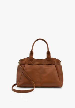 Sac cabas en cuir marron avec surface texturée, double poignées supérieures, bandoulière amovible et détail de surpiqûres contrastantes.