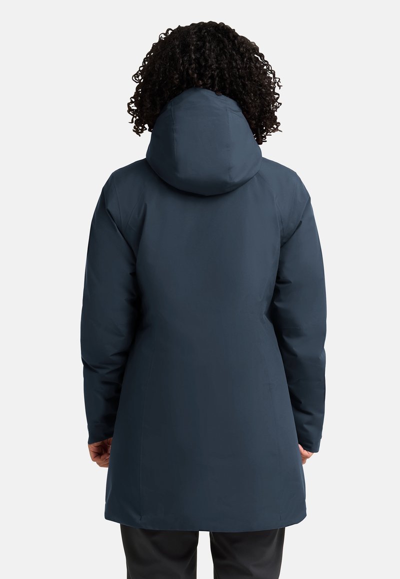 Marinewaterdichte parka met een capuchon, voorzien van een gladde afwerking, lange mouwen en een licht uitlopende vorm, ontworpen voor warmte en bescherming.