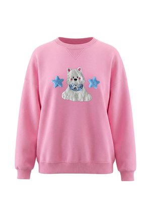 Pink sweatshirt med en fluffy hvid hund iført en blå ternet sløjfe og to blå stjerner på hver side foran i midten.
