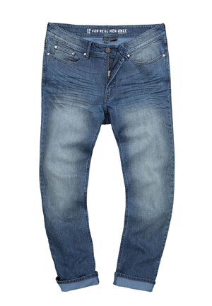 Jeans in denim di blu medio con un leggero sbiadimento. Presentano una chiusura con bottone, cinque tasche e orli arrotolati per un aspetto svasato.