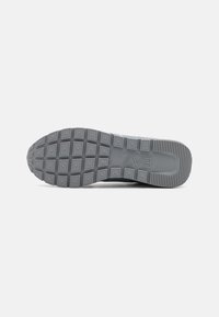 EA7 Emporio Armani UNISEX - Tenisice - griffin/white