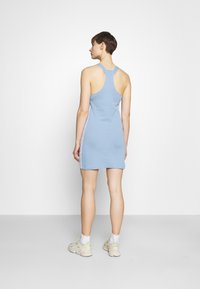 adidas Originals RACER DRESS - Vestido de malha - ambient sky