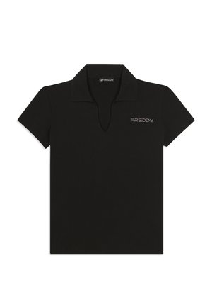 Polo nera a maniche corte con colletto e piccolo logo "FREDDY" stilizzato a punti sul petto a sinistra.