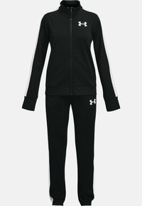 Survêtement de sport noir en tissu doux, comprenant une veste zippée avec un col montant et des bandes blanches sur les côtés, associée à un pantalon assorti.