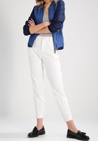 G-STAR Chino kalhoty - off-white