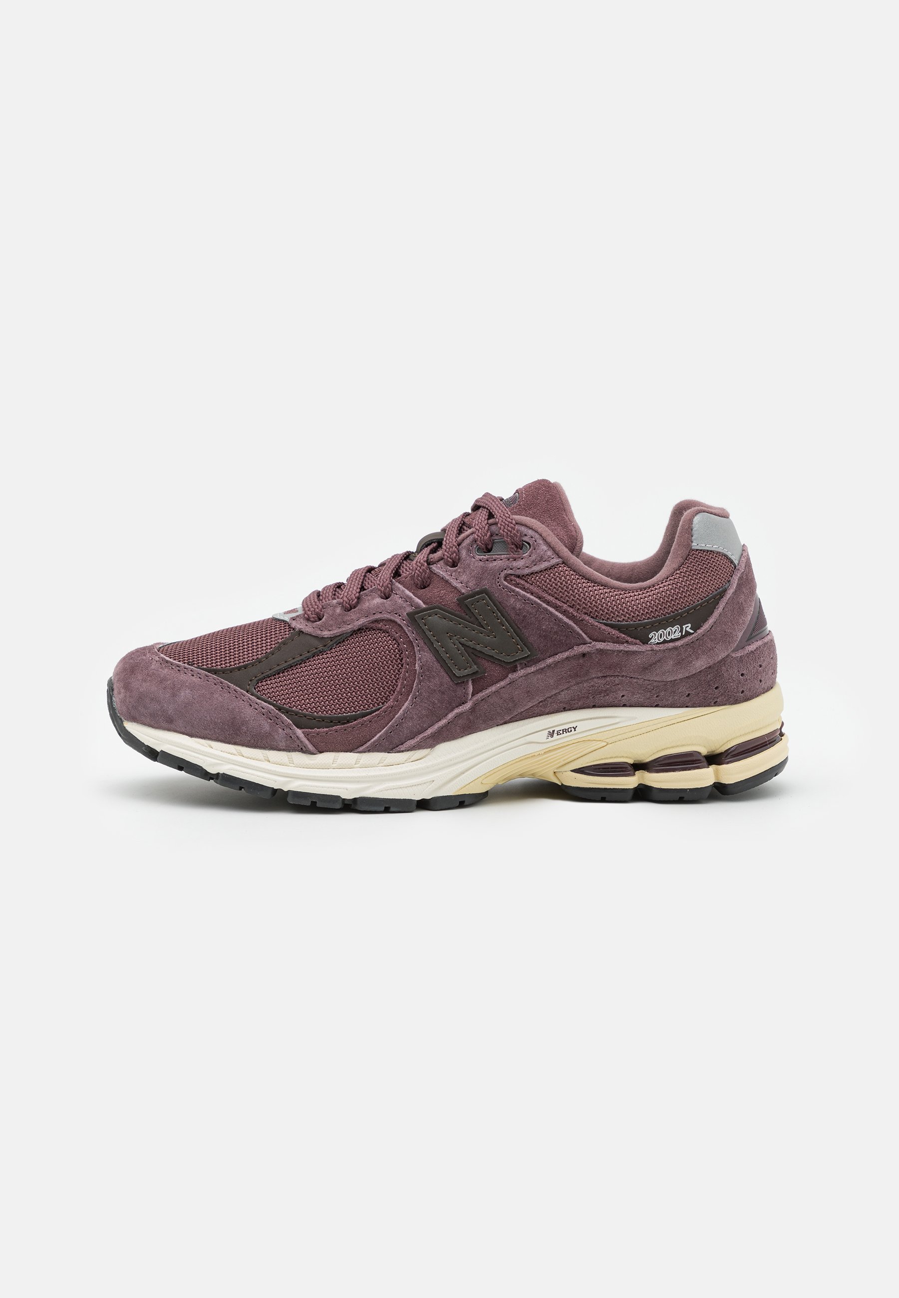 New Balance 2002 UNISEX - Sneaker low - truffle/bordeaux - Zalando.de