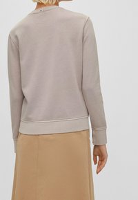 BOSS Stickad tröja - light pink