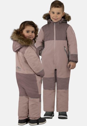 Children’s winter outerwear, pink with brown accents, features a fur-lined hood, zippered pockets, and elastic cuffs. Durable and insulated design.