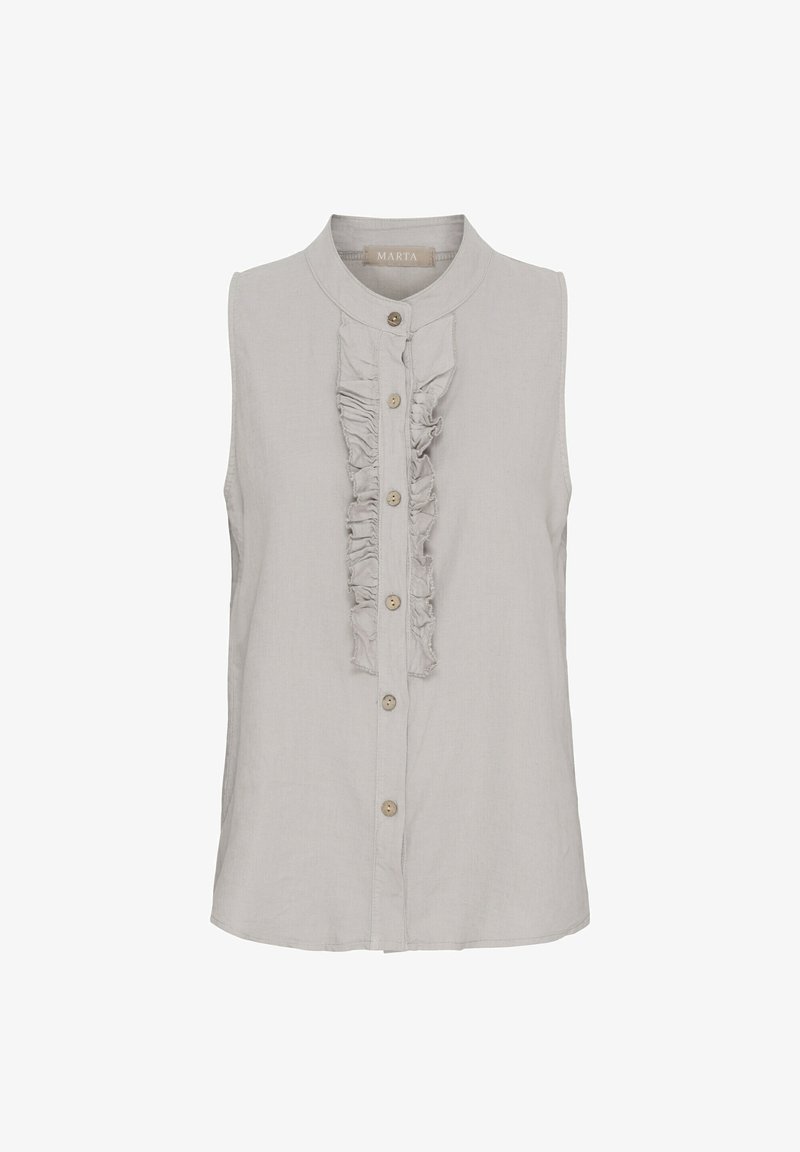 Ærmeløs let grå bluse med en flæsefront, der har en høj krave og syv knapper ned gennem midten. Glat stoftekstur.