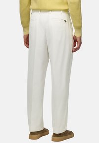 Boggi Milano Hlače chino - white