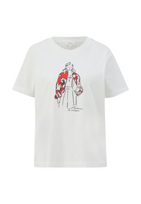 Hvid bomulds t-shirt med trykt illustration af en kvinde i en rød mønstret jakke med teksten "Discover to receive." Korte ærmer.