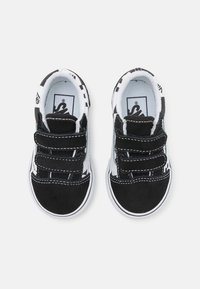Vans OLD SKOOL V UNISEX - Tossud - black/true white