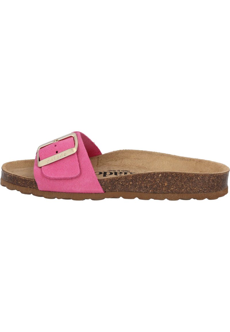 Sandal in suede rosa con una fascia larga e una fibbia metallica. Suola in sughero con battistrada testurizzato per una buona presa. Design minimalista, stile aperto sul retro.