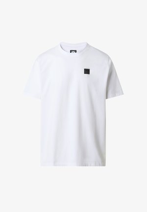 T-shirt bianca in cotone con maniche corte, scollatura a girocollo e una piccola toppa nera con il logo sull'area sinistra del petto.