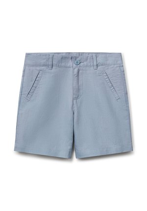 Shorts en coton bleu clair avec fermeture à bouton, deux poches avant et une texture lisse. Les bords sont soigneusement finis.