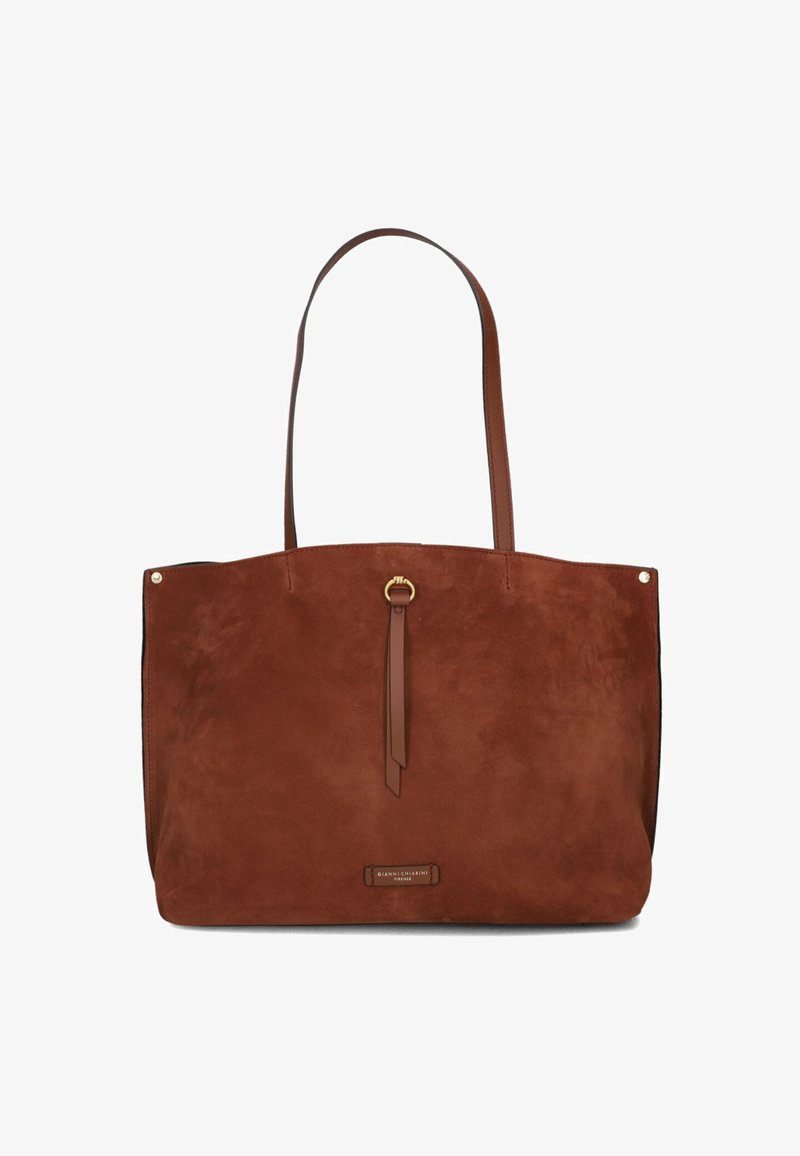 Borsa tote in suede marrone con lunghe maniglie in pelle, dalla forma rettangolare semplice e un accento in metallo dorato sul davanti. Superficie testurizzata.