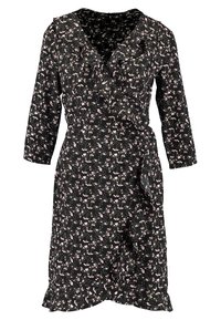 Musta kukkakuvioinen kietaisumekko pitkillä hihoilla, jossa on röyhelökaulus, pieniä vaaleanpunaisia kukkia ja vyötärölle sidottu nauha. Pehmeä kangas, jossa on virtaava malli.