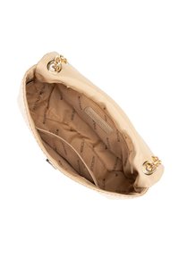 Sac à main en cuir beige avec un intérieur lisse, quincaillerie dorée et plusieurs compartiments. Doté d'un extérieur texturé et d'une doublure de marque.