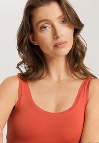 Hanro TOUCH FEELING - Bustier - ripe apple