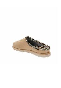 Ciabatta beige con bordatura a stampa leopardata, morbida al tatto e con suola piatta. Presenta un retro chiuso e una sottile marcatura sulla parte superiore.