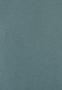 Unausgewählt, Eucalyptus