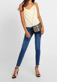 NA-KD Top - light yellow