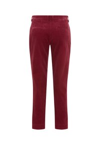 Pantalon en velours côtelé bordeaux à coupe droite, avec passants de ceinture, deux poches arrière et une finition en tissu texturé.