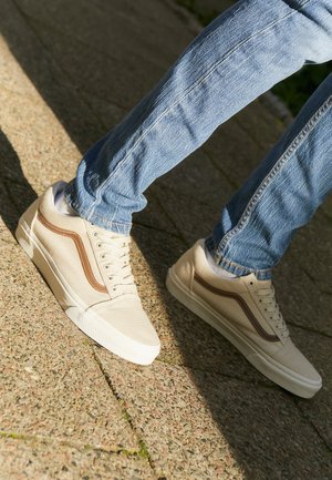 Sneakersy niskie