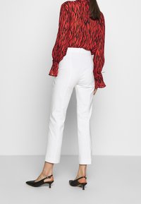 InWear Kalhoty - white