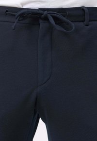Zuitable DISPARTAKUS - Püksid - navy