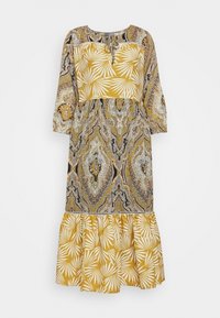 Vestido largo con un cuerpo estampado en tonos tierra, una cintura amarilla y una falda plisada con diseño de hojas de palma. Incluye mangas de tres cuartos.