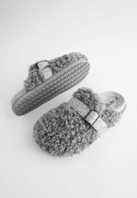 Next BORG BUCKLE REGULAR FIT - Slippers - grey