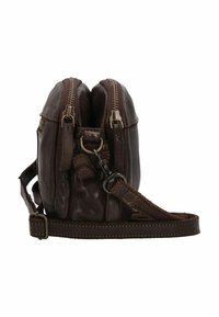 Borsa in pelle marrone con due scomparti con zip, forma rettangolare, tracolla regolabile e dettagli di cucitura visibili lungo i bordi.